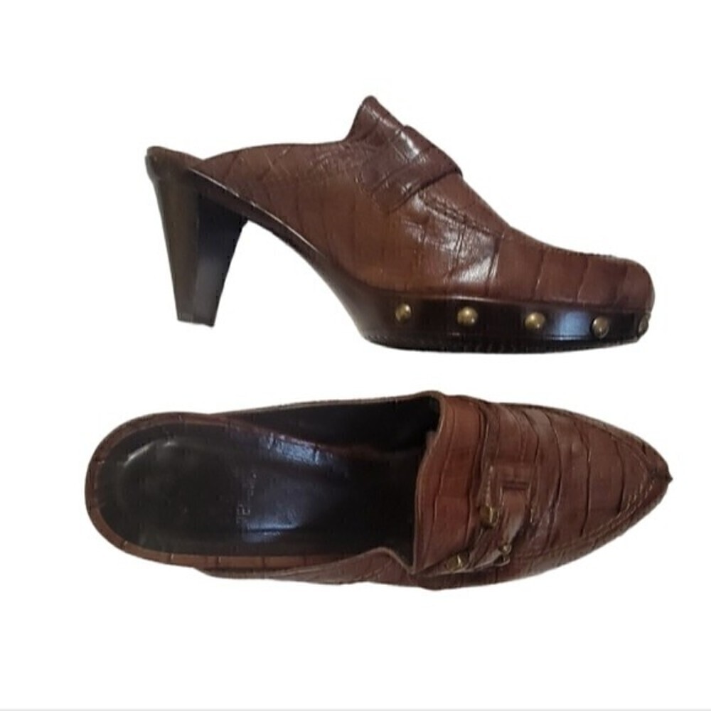 Stuart Weitzman cognac leather clog w/ chunky heel gold accented rivets & buckle